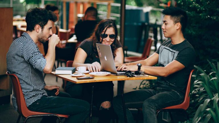 How to drive growth in a customer-centric way in the telco industry? telco-banner2